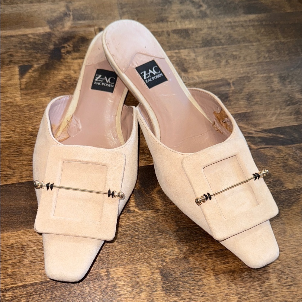 ZAC POSEN Beige Suede Mules Flats w/ Gold Accent Buckle Size 6.5